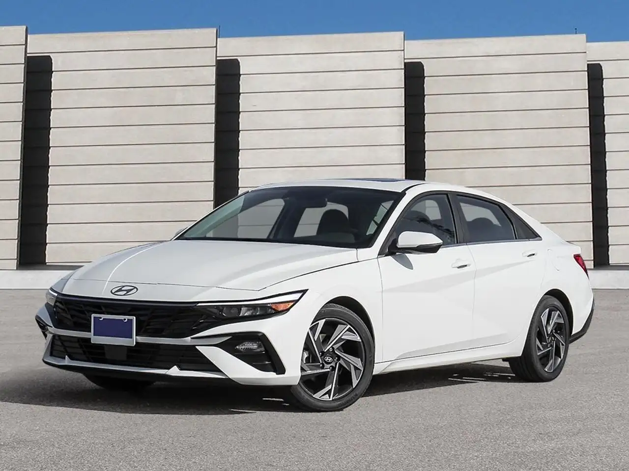 2025 Hyundai ELANTRA Luxury IVT — photo 1