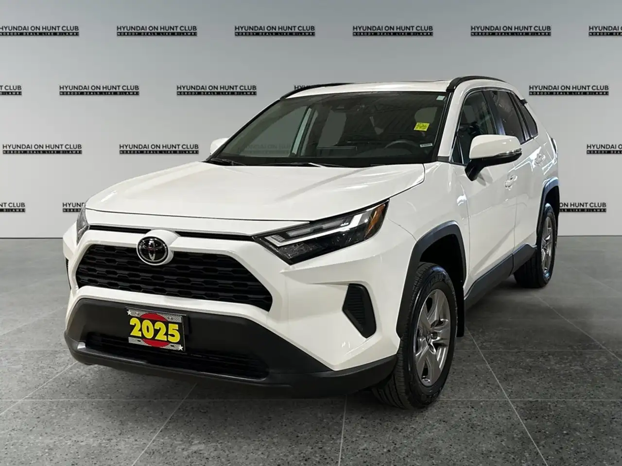 2025 Toyota RAV 4 XLE AWD — photo 1