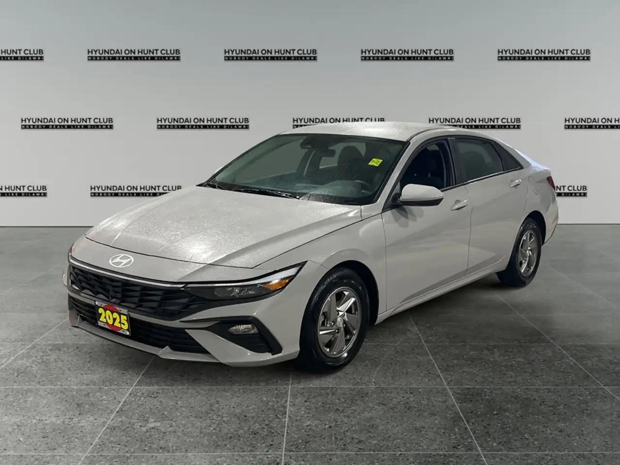 2025 Hyundai ELANTRA Essential IVT — photo 1