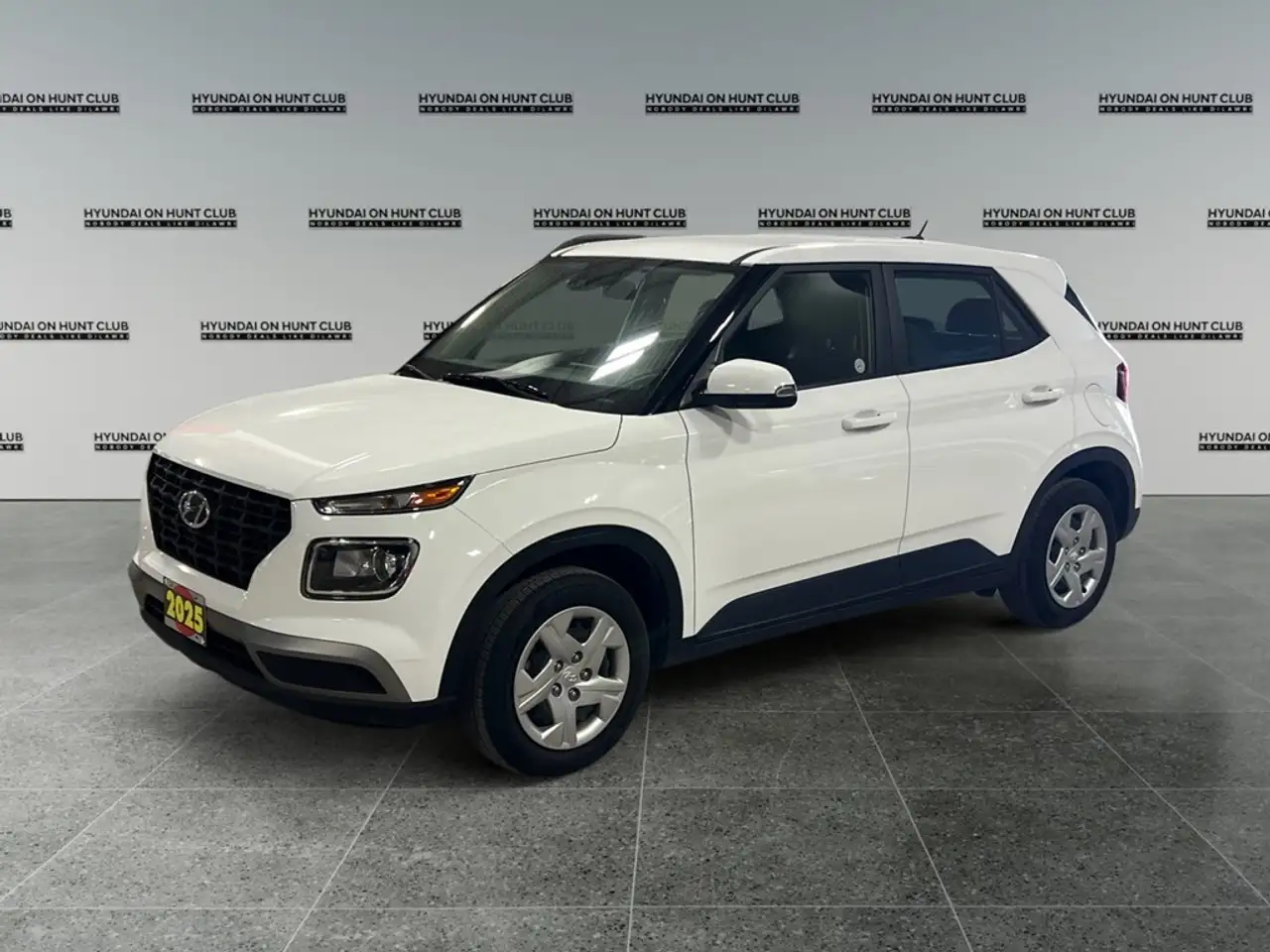 2025 Hyundai Venue Essential IVT — photo 1