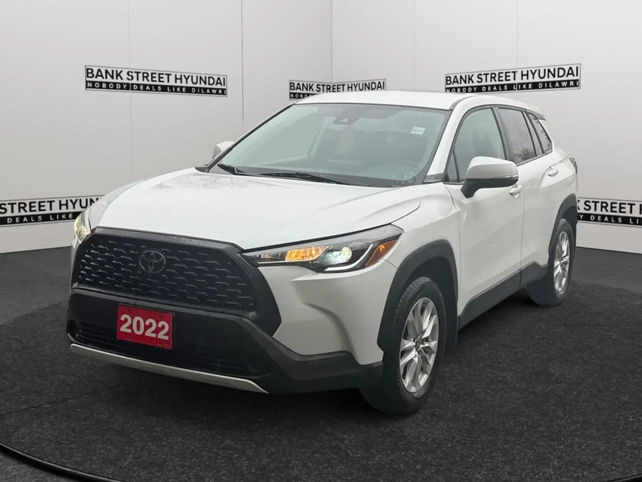 2022 Toyota Corolla Cross LE AWD — photo 1
