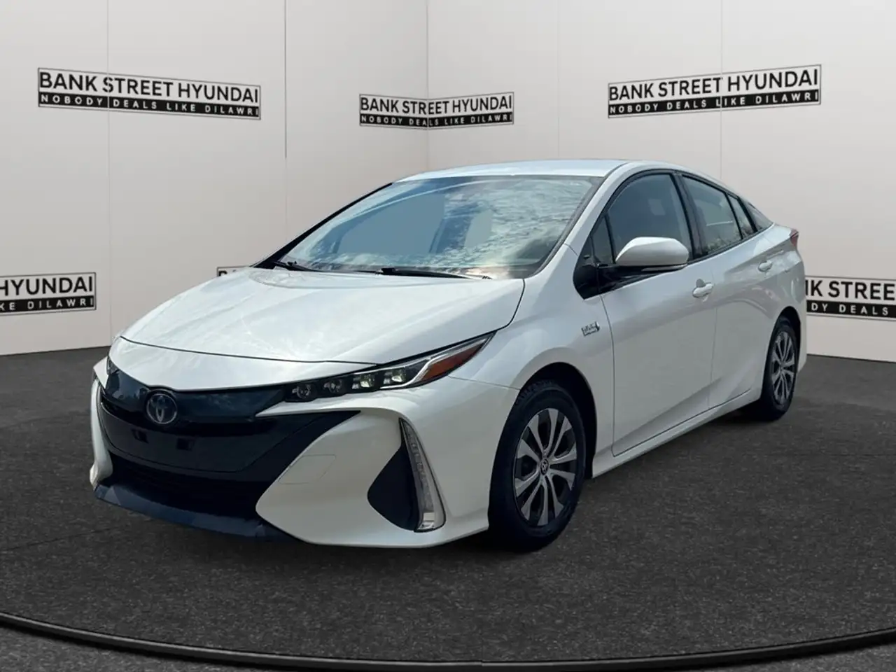 2020 Toyota Prius Prime Upgrade Auto — photo 1
